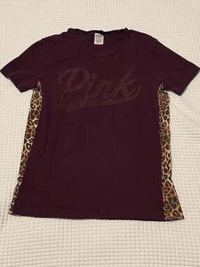 Victoria's Secret PINK Maroon Leopard Side Panel Logo T-Shirt Size XS